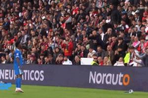 0-0戰(zhàn)平，維尼修斯與巴列卡諾球迷對線：你們花錢來看我比賽