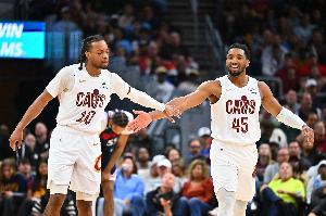 輪著來？加蘭返回更衣室 米切爾此前剛回好在無礙