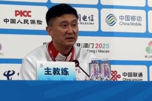 沈梓捷：冠軍照片能不能掛在球館里？杜鋒：當然 掛100年