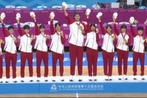 榮耀瞬間！山東U18女籃奪得全運會金牌 眾將士頒獎典禮開心慶祝