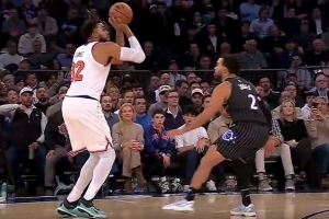 自信來了！唐斯超遠(yuǎn)三分堅(jiān)決出手空心命中！打停魔術(shù)！