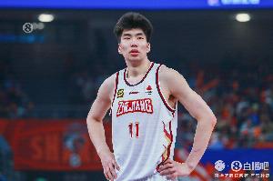 余嘉豪曾多次向俱樂部申請打全運會 通過積極表現(xiàn)&態(tài)度爭取到批準(zhǔn)