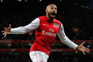 TA：球員版長(zhǎng)袖球衣全面回歸，除功能性外也注重風(fēng)格和個(gè)人表達(dá)