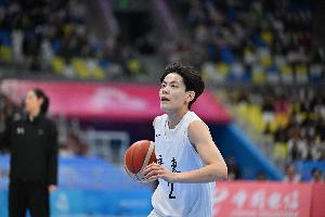 砍22分1板3助1帽！解說：這次真的得夸楊舒予 她太穩(wěn)了