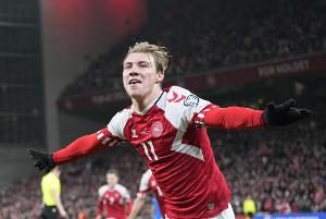 霍伊倫缺席今天凌晨丹麥的世預賽，迪馬濟奧：只是流感并無大礙