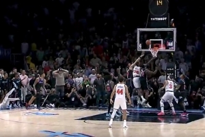 亂戰(zhàn)！麥克布萊德拋投&唐斯補(bǔ)籃+撤步中投 3次絕平球都沒打成！