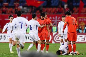 足球報(bào)：汪士欽紅牌是他職業(yè)成長的警示，年輕球員的血性要用對(duì)地