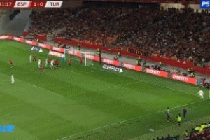 居爾為土耳其破門，這是西班牙本屆世預賽的第一粒丟球