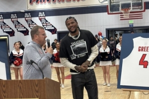 杰倫·格林高中球衣退役 太陽主教練和多位新隊(duì)友到場支持