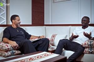 馬內(nèi)：我媽媽討厭足球認(rèn)為是浪費(fèi)時間 16歲我借錢第一次逃出村子