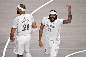 俠媒：一匿名高管預(yù)計(jì)獨(dú)行俠將交易濃眉、克萊、拉塞爾和加福德