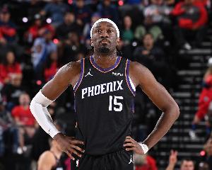 這賽季會(huì)比較常見(jiàn)！馬威掩護(hù)后下順 起飛接布克吊傳空接暴扣！