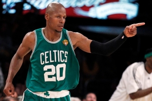 全是射手！德隆答經(jīng)典問題：首發(fā)雷·阿倫、替補(bǔ)米勒、交易克萊