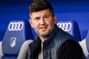 狼堡挖角未成功，霍芬海姆官方：施奇克繼續(xù)擔(dān)任體育總經(jīng)理