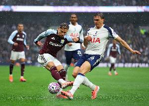 帕利尼亞回?fù)艨ɡ瘢核BC羅都能批評(píng)，畢竟是靠議論別人上電視