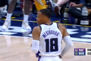 針?shù)h相對(duì)！威少底角三分轟進(jìn) 約基奇弧頂三分迅速回應(yīng)