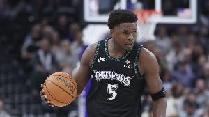 快速追2分！愛德華茲變向突破雙手飛扣 森林狼追到差1分！