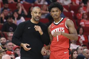 無KD也很猛！火箭開啟小強(qiáng)形態(tài)啃下太陽 年輕人決定球隊(duì)攻防底色