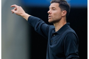 皇馬官方祝阿隆索44歲生日快樂，帶隊(duì)至今戰(zhàn)績(jī)17勝3平3負(fù)