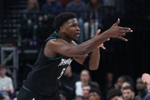 淪為空砍！愛德華茲29中16轟下43分7板4助3斷1帽 加時(shí)賽8分