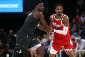 合同剩3年超1.265億~森林狼有意莫蘭特 槍王+華子的組合有搞頭？