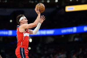 次節(jié)機會不多！基斯珀特半場三分6中4轟17分2板2斷 首節(jié)砍16分