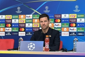 皇馬記者稱贊阿隆索：面對(duì)媒體保護(hù)球員舉止優(yōu)雅，始終以球隊(duì)為重