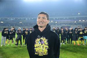 西海岸拆隊？邵佳一執(zhí)教國足、徐彬留洋、李昊與申花談判