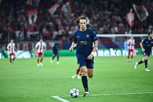 大衛(wèi)·路易斯攻破赫拉德茨基球門，是本賽季首次80后面對80后進(jìn)球