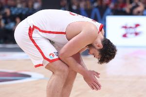 軟腳了？申京低迷全場(chǎng)18投僅7中 正負(fù)值-16全場(chǎng)最低