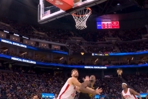 看得準(zhǔn)！巴特勒籃下出手造申京犯規(guī) 火箭挑戰(zhàn)成功&吉米犯規(guī)在先