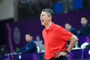 媒體人：各種低效的低位單打 中國男籃對周琦低位能力盲目自信