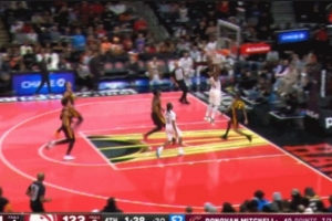 真有韌勁！米切爾借反擊機(jī)會(huì)靠開防守人取分 雙方戰(zhàn)平了