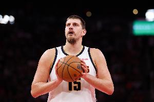 逼死強(qiáng)迫癥！約基奇10中7得到21分9板10助1斷1帽 罰球8中6