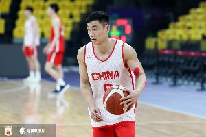 蘇群：郭士強讓高詩巖首發(fā) 使中國男籃的進攻從一開始陷入被動