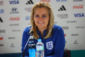 8球大勝！英女足主帥：比賽比預(yù)計輕松，中國女足留下的空當過大