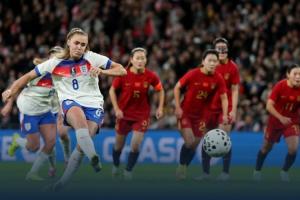 滄海桑田！10年前王霜雙響中國(guó)女足2-1英格蘭，如今0-8慘敗