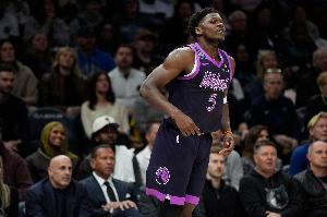 華子談末節(jié)防守布朗：他說我太矮了 這點燃了我的斗志