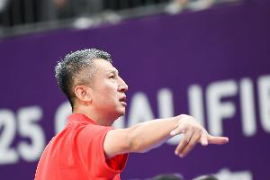 中國(guó)男籃2連?。∈李A(yù)賽每個(gè)小組四支球隊(duì) 前三名晉級(jí)第二階段