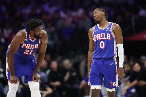 馬克西的表現(xiàn)是否讓你有緊迫感？大帝：他負(fù)擔(dān)很重 我知道那感覺