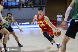 中國(guó)男籃本場(chǎng)12人名單中除王嵐嵚外11人出戰(zhàn) 正負(fù)值全部為負(fù)！