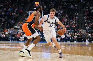 美記：弗拉格至今三分25.3% 大一前半段他也不準(zhǔn) 生日后開始爆發(fā)