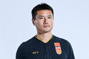 記者：國足學(xué)男籃聘請本土主帥，未來成績基本也是致敬中國男籃了