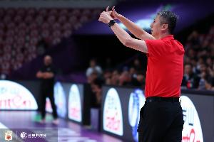 媒體人談中國男籃半場：沒有斗志的比賽 不如給其他人機(jī)會(huì)試一試