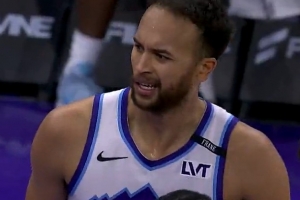 手上活還在！李凱爾單打卡佩拉 轉(zhuǎn)身勾手柔和命中！