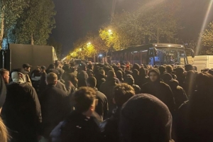 隊(duì)報(bào)：尼斯球員和球迷爆發(fā)激烈肢體沖突，體育總監(jiān)莫里斯被毆打