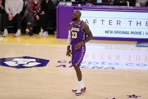 徐靜雨：詹姆斯正負(fù)值-6&首發(fā)最高 東契奇-25&得分出色但眼神防守