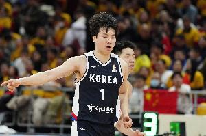 李賢重&李政玹合砍44分！媒體人：明擺著兩個點 不知道咱怎么防的