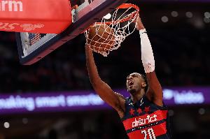 薩爾腹股溝酸痛！奇才主帥：傷勢不嚴(yán)重 他將缺席今天和明天比賽