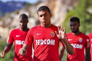 10年前的今天姆巴佩上演職業(yè)生涯首秀，至今出戰(zhàn)555場412球191助